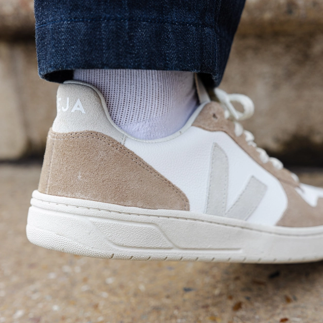 Veja V 10 ChromeFree Leather Extra White Natural Sahara Sneaker