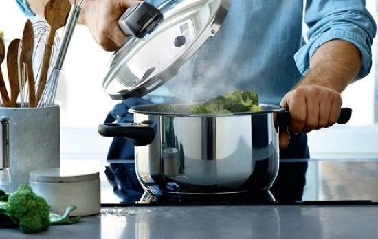 Cucinare su piano a induzione