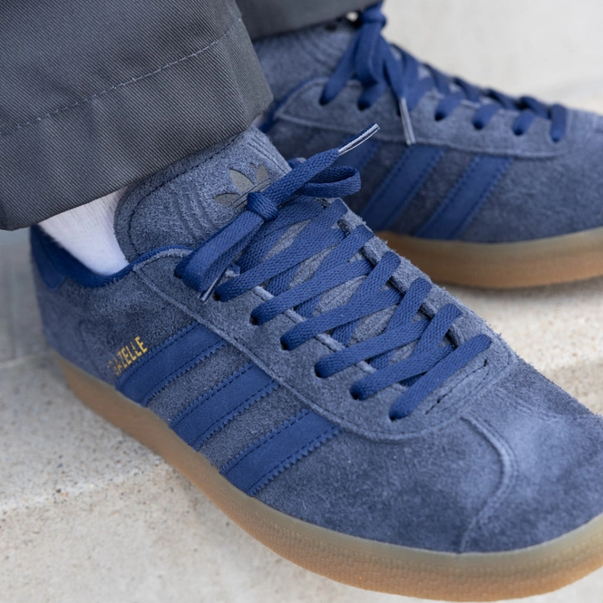 adidas gazelle silver green womens Scopri ADIDAS Gazelle Legend Marine CG6068 al miglior prezzo online –  Sandrini Calzature e Abbigliamento