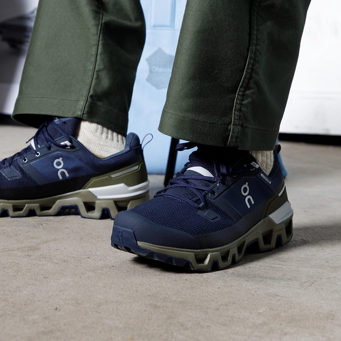 On Running Cloudwander Waterproof Midnight / Olive | Sneaker District COM