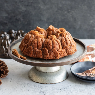 9---95748_Pumpin_Patch_Bundt_Cake_with_Pan_and_decorations_1K__09802.1694554024.1280.1280