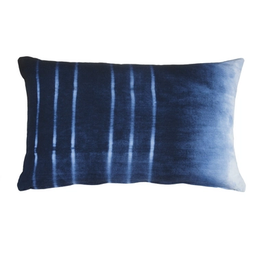 Sierkussen KAAT Amsterdam Shibori Blauw (30 x 50 cm)
