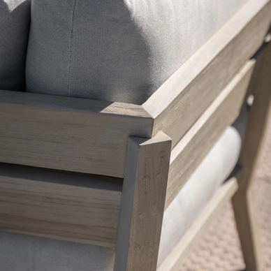 10---2023 M&L aged teak Rider lounge detail
