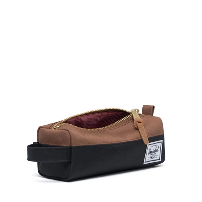 Etui Herschel Supply Co. Settlement Case Black/Saddle Brown