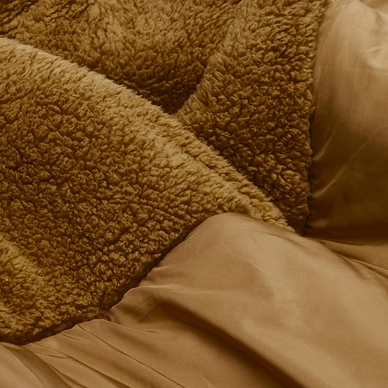 11---FATBOY_hotspot_blanket_toffee_closeup_01_105291