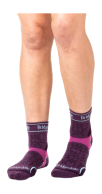3---710200_Trail_Run_Lightweight_T2_Merino_Sport_3_4_Crew_Wmns_195_Damson_leg-_no-bg