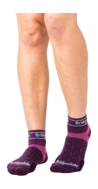 3---710204_Trail_Run_Ultralight_T2_Merino_Sport_Low_Wmns_195_Damson_leg-_no-bg