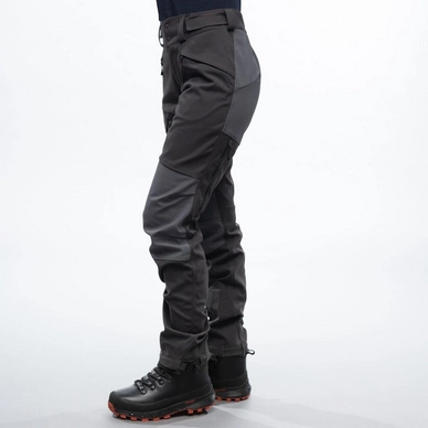 fjorda-trekking-hybrid-w-pants-solid-charcoal-solid-dark-grey-bergans-dame-bukser_1