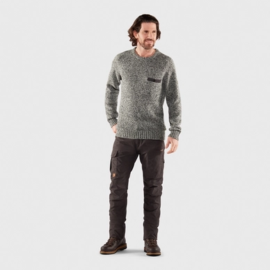 2---lada_round-neck_sweater_m_84139-020_c_model_fjr