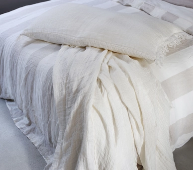 3---Capri_cushion_offwhite-2
