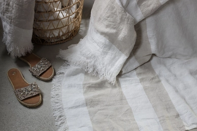 2---Kate_plaid_detail