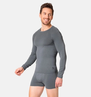 3---188782_15700_Model_Front_Crop