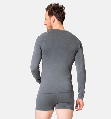 4---188782_15700_Model_Back_Crop