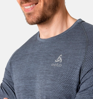 3---313932_10841_Model_Detail_Crop