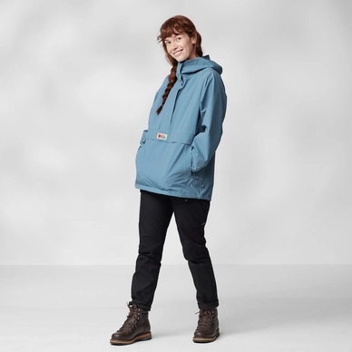 4---vardag_hydratic_anorak_w_87094-543_c_model_fjr