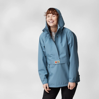 6---vardag_hydratic_anorak_w_87094-543_e_model_fjr