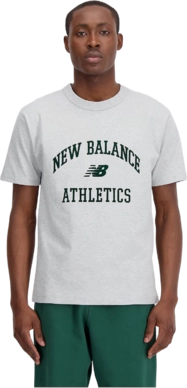 T-Shirt New Balance Athletics Varsity Graphic T-Shirt Herren Athletic Grey