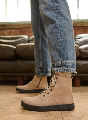 6---wolky-hoge-veterschoenen-02377-new-wave-10125-safari-nubuck-sfeer
