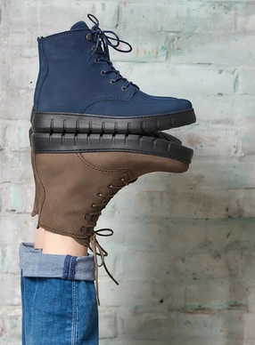 7---wolky-hoge-veterschoenen-02377-new-wave-10155-donker-taupe-nubuck-sfeer
