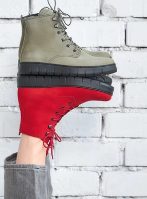 7---wolky-hoge-veterschoenen-02377-new-wave-10215-grijsgroen-nubuck-sfeer