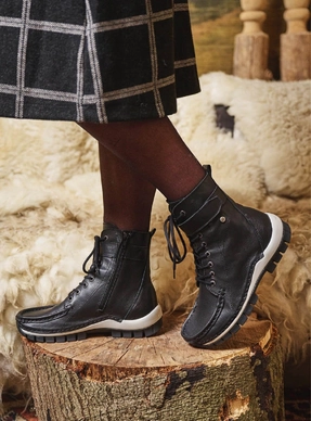 6---wolky-hoge-veterschoenen-04738-reach-24010-zwart-wit-leer-detail