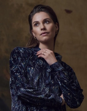 7---demi_issadore_pyjama_top_long_sleeve_darkest_blue_101227_602_lr_s2_p