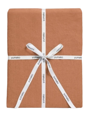 2---duvet-cover-set-washed-linen-terracotta-1-pkg-_no-bg