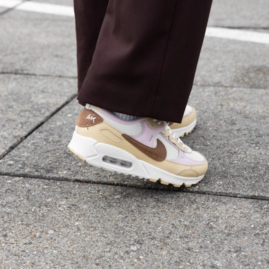 4---air-max-90-futura-light-orewood-brown-sesame-pink-oxford_phpaXfuoV-800