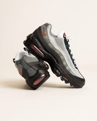 1---air-max-95-black-anthracite-smoke-grey-track-red_phptQXFAA-800