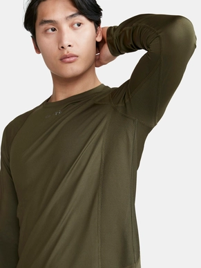 712_cb76d7a395-1908754-680000_adv-essence-ls-tee-m_closeup3-original