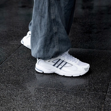 response-cl-footwear-white-grey-five-core-black_php9mhBP7-800 - kopie
