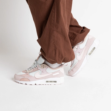 2---air-max-90-futura-summit-white-barely-rose-pink-oxford-light-soft-pink_phpUfQPJd