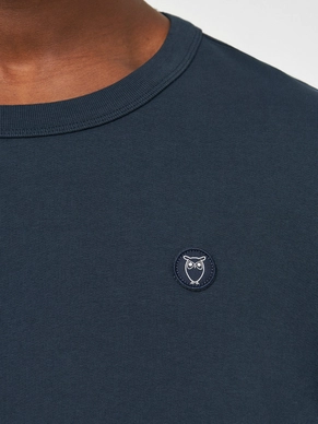 4---Basic_badge_sweat-Sweats-30518-1001_Total_Eclipse-3_1350x1800