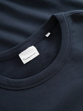 7---Basic_badge_sweat-Sweats-30518-1001_Total_Eclipse-6_1350x1800