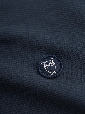 8---Basic_badge_sweat-Sweats-30518-1001_Total_Eclipse-7_1350x1800