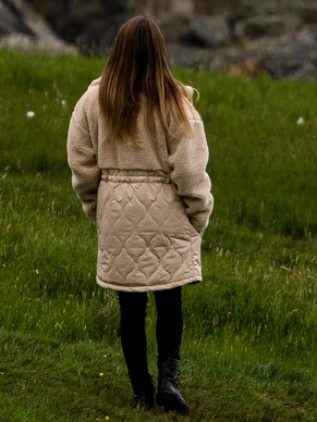 6---Cecile-back