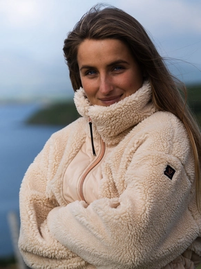7---Cecile-close-up