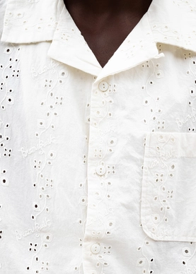 detail-broderie-white-bramsfruit