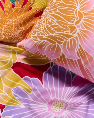 3---Flower_fling_Duvet_cover_Happy_red_101617_647_LR_D1_P