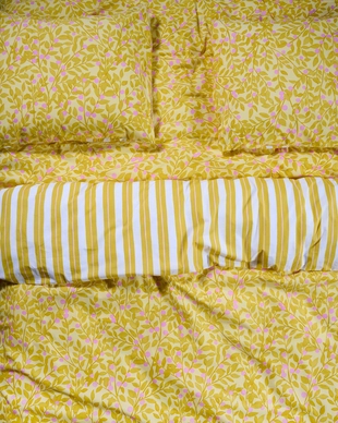2---Petite_berry_Duvet_cover_lemon_yellow_101607_592_LR_S5_P