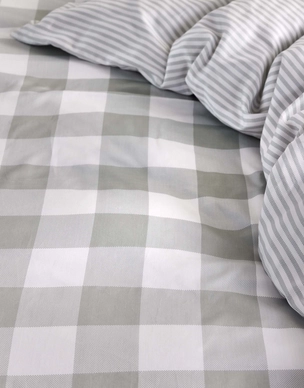 4---Chess_Duvet_cover_Dusty_green_101745_368_LR_D1_P