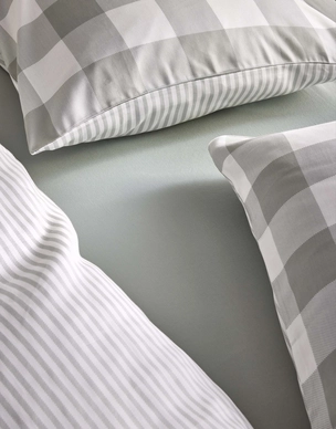5---Chess_Duvet_cover_Dusty_green_101745_368_LR_D2_P