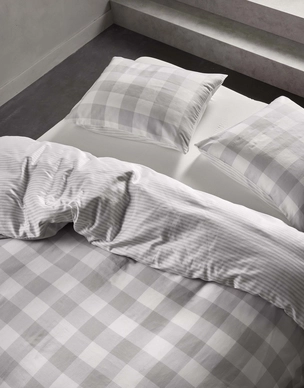 2---Chess_Duvet_cover_Grey_101745_142_LR_S2_P
