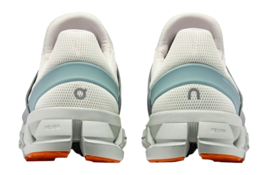 6---Medium PNG-3MD10242167-cloudswift_3_ad-ss24-ivory_mineral-m-g5-_no-bg