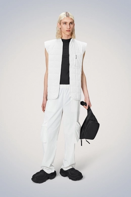 6---Giron_Vest-Vests-19410-30_Powder-18