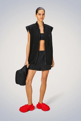 Durban_Vest-Vests-19510-01_Black-3_c8af6d08-b988-4ba2-828c-96953d77a9b1