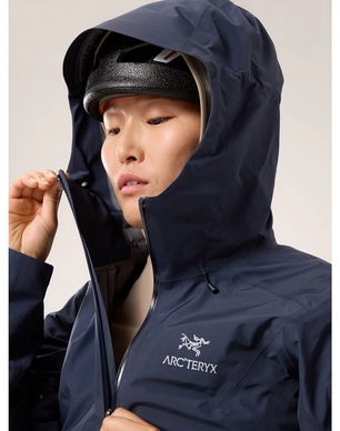 S24-X000006716-Beta-LT-Jacket-Black-Sapphire-Women-s-Hood-Up