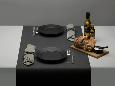 982005_Table_Runner_L_Nupo_black_3