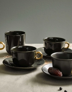 8---sculpture_dark_green_coffee-cup_saucer_sfeer_1_lr