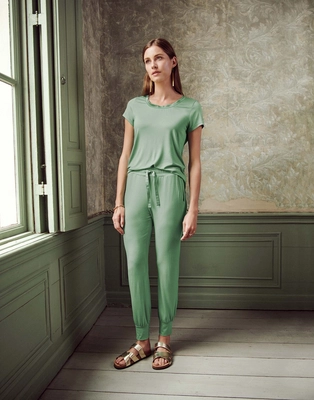 5---Jules_Uni_Trousers_Long_Easy_green_101528_640_LR_S3_P